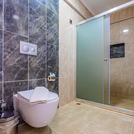 Otel Lilly 4*